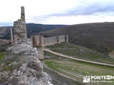 Murallas de Fuentidueña -- municipios de segovia; viajes agosto